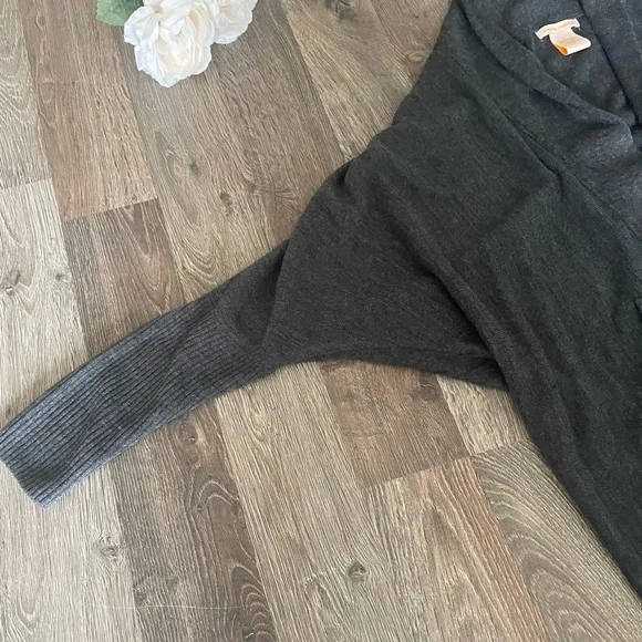 Sweet Romeo Grey Sweater - Picture 5 of 8